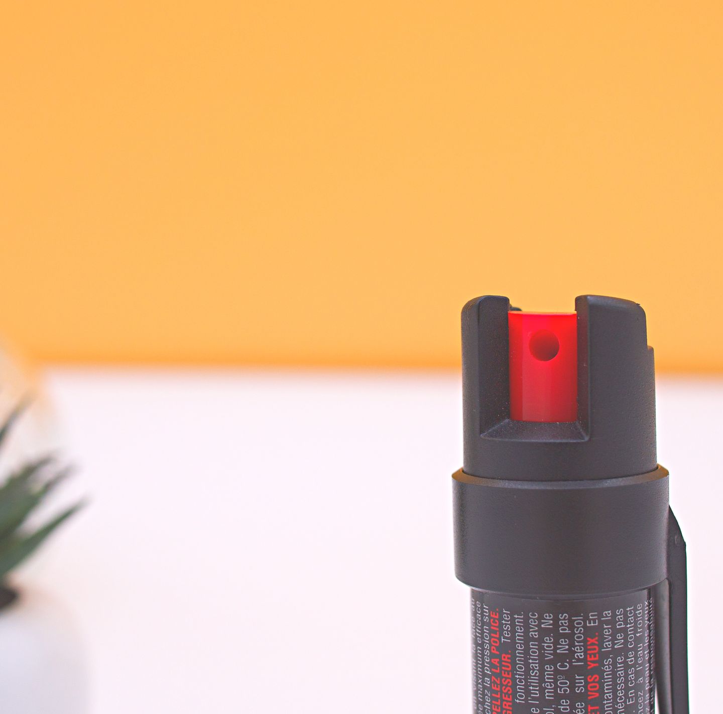 Spray lacrimógeno - Spray de defensa 2 en 1 - Contenido de 23,7 ml con clip para cinturón