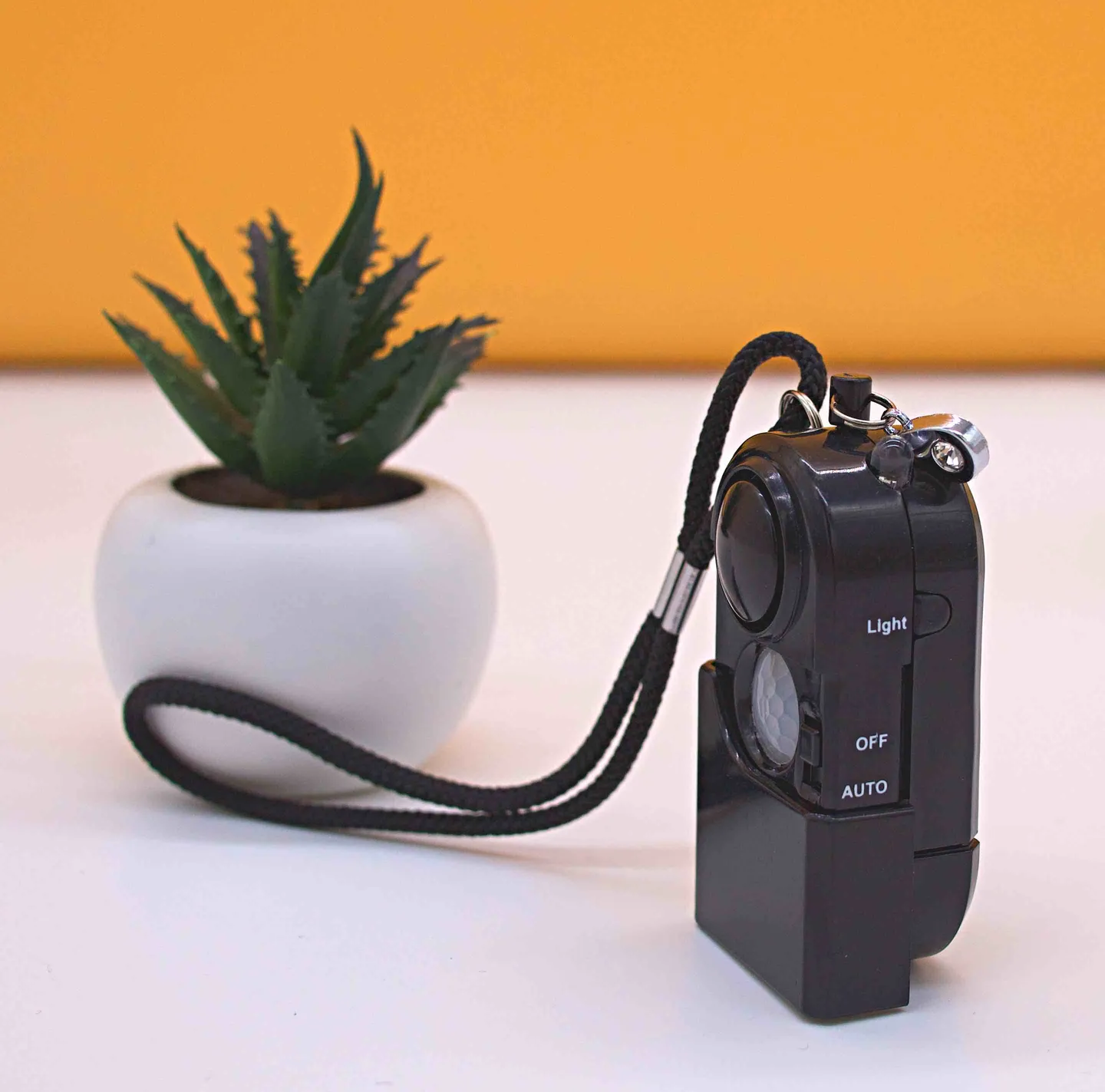 Alarme et Lampe Torche - iAlarm – L’alarme personnelle avec détecteur de mouvement 120dB et portative