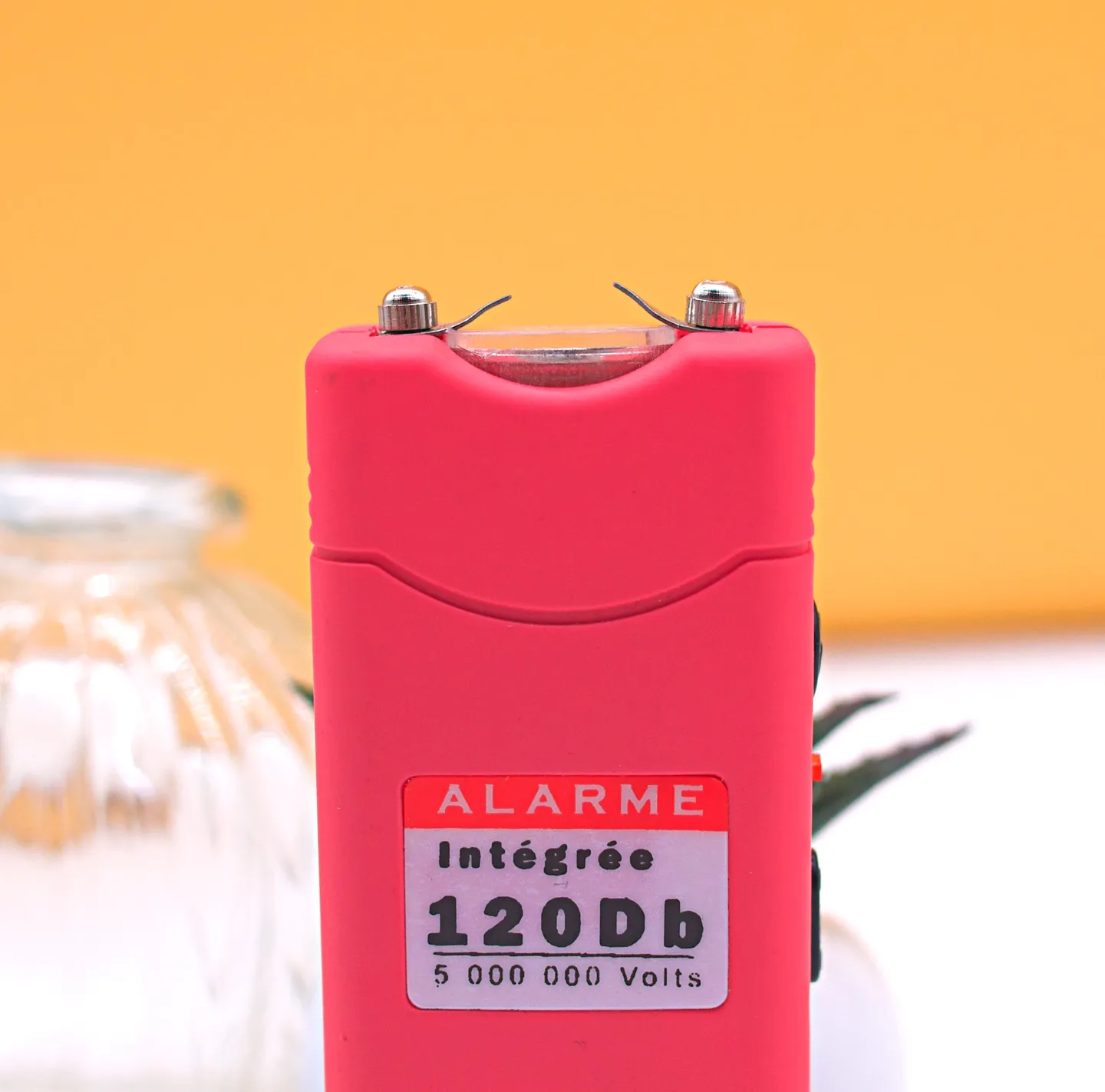 Elektroschocker & Taser - Der rosa Taschenschreck mit integriertem Alarm
